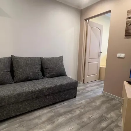 Riverside Promenade M3 Apartment *